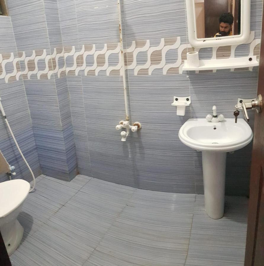 Goho Rooms Badar Karatschi Exterior foto