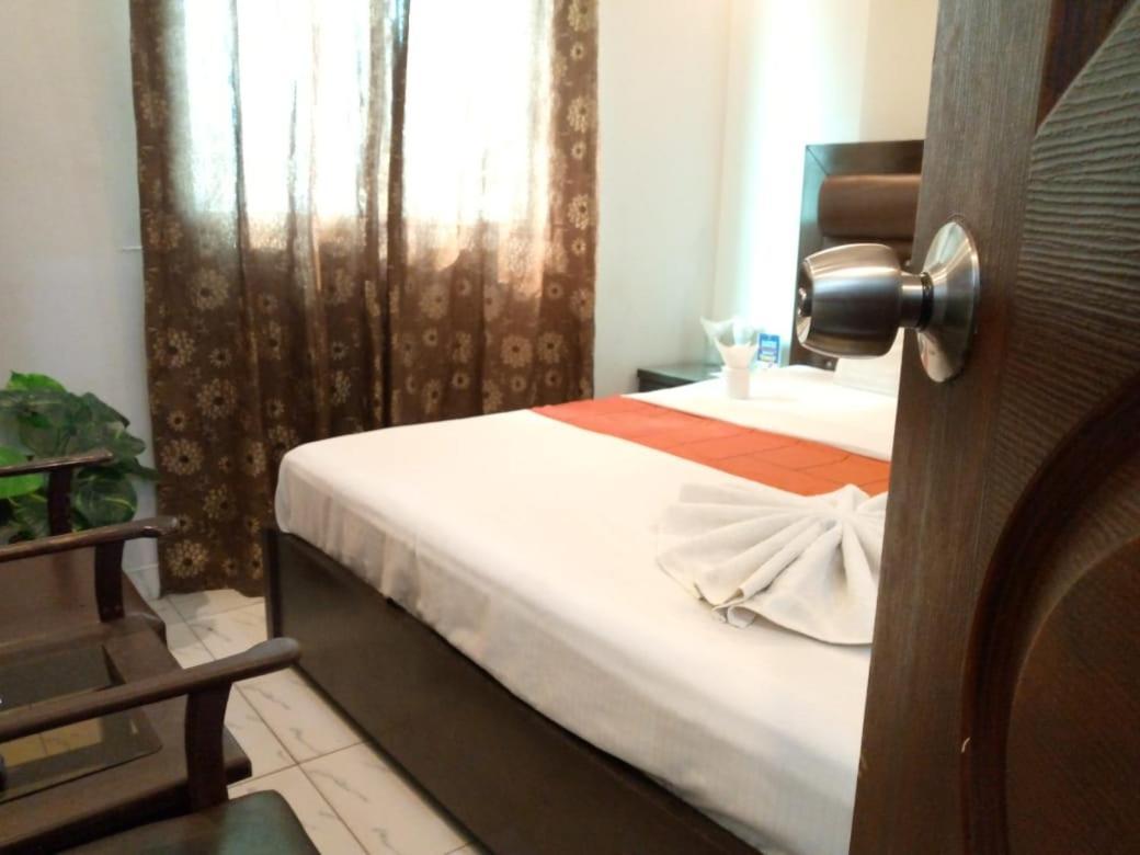Goho Rooms Badar Karatschi Exterior foto