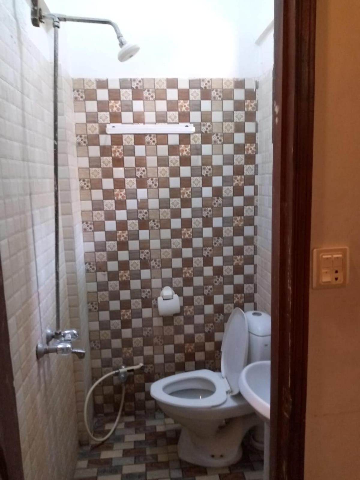 Goho Rooms Badar Karatschi Exterior foto