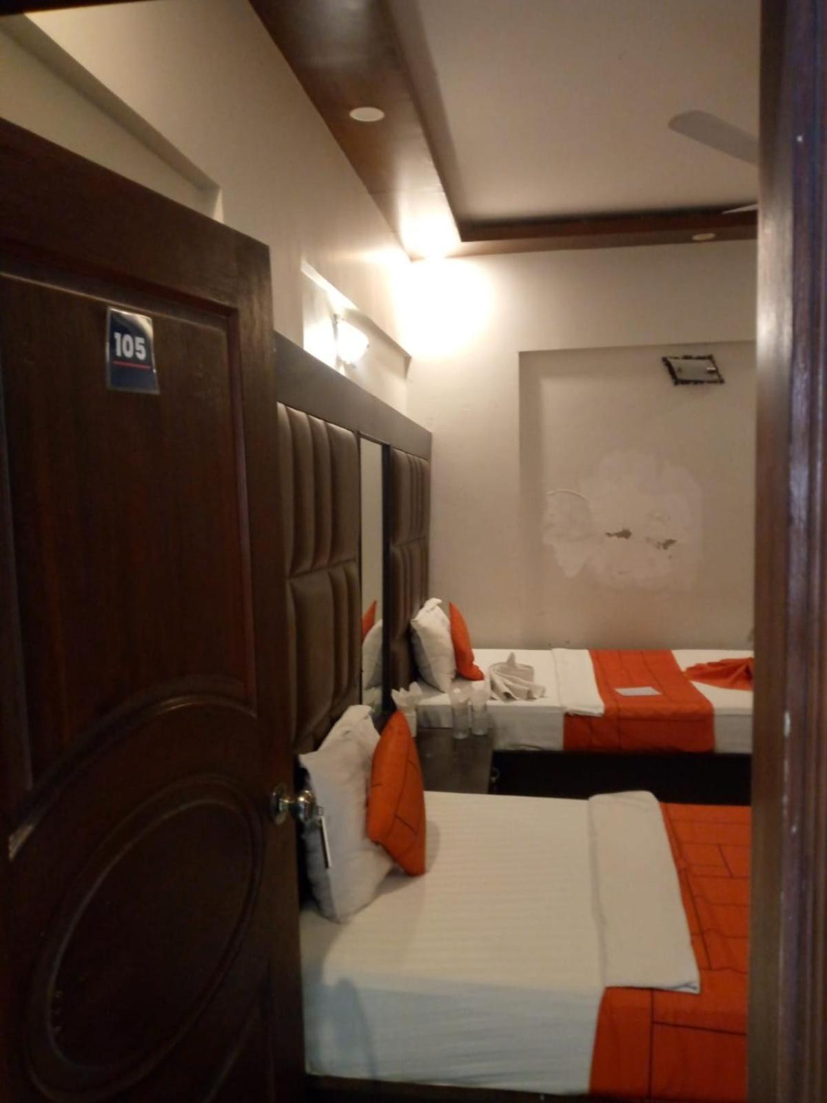 Goho Rooms Badar Karatschi Exterior foto