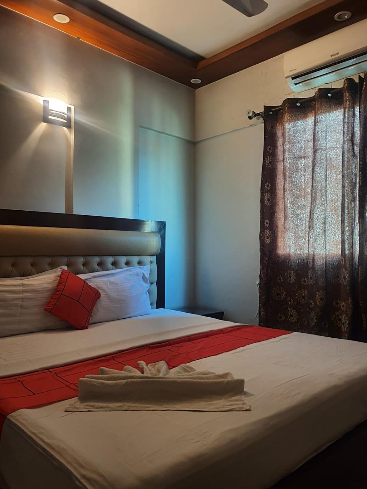 Goho Rooms Badar Karatschi Exterior foto