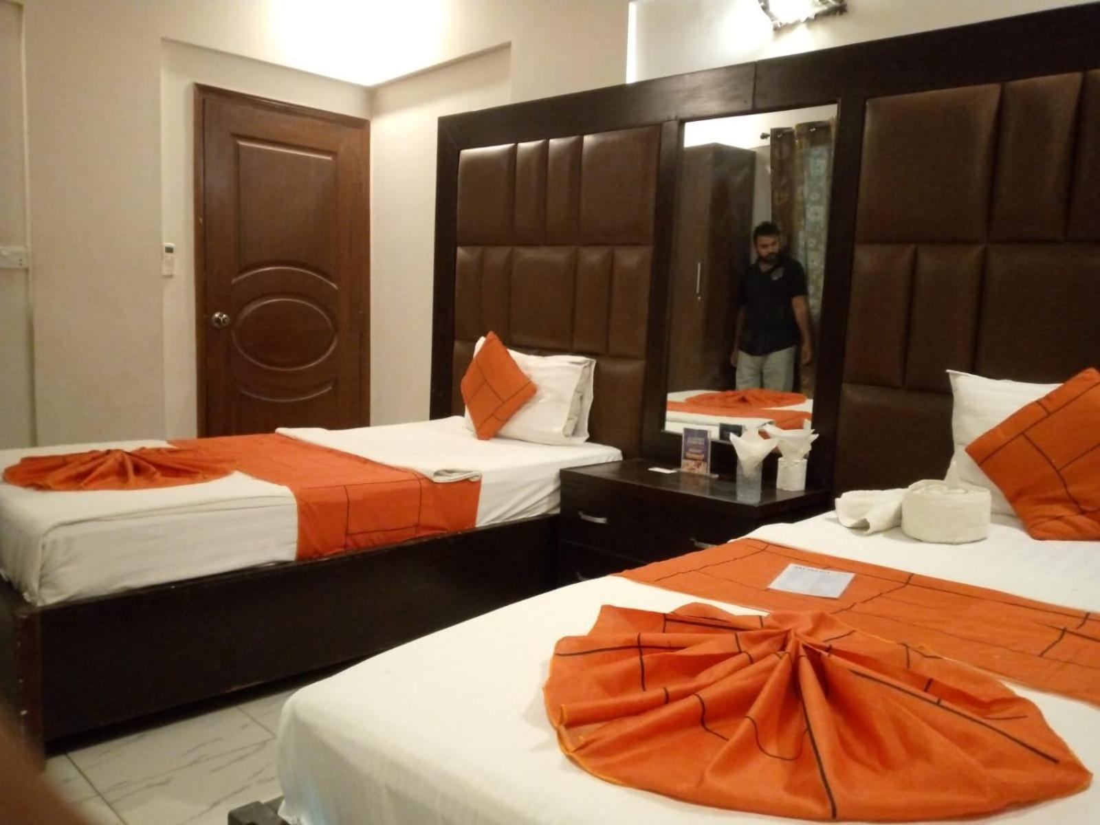 Goho Rooms Badar Karatschi Exterior foto