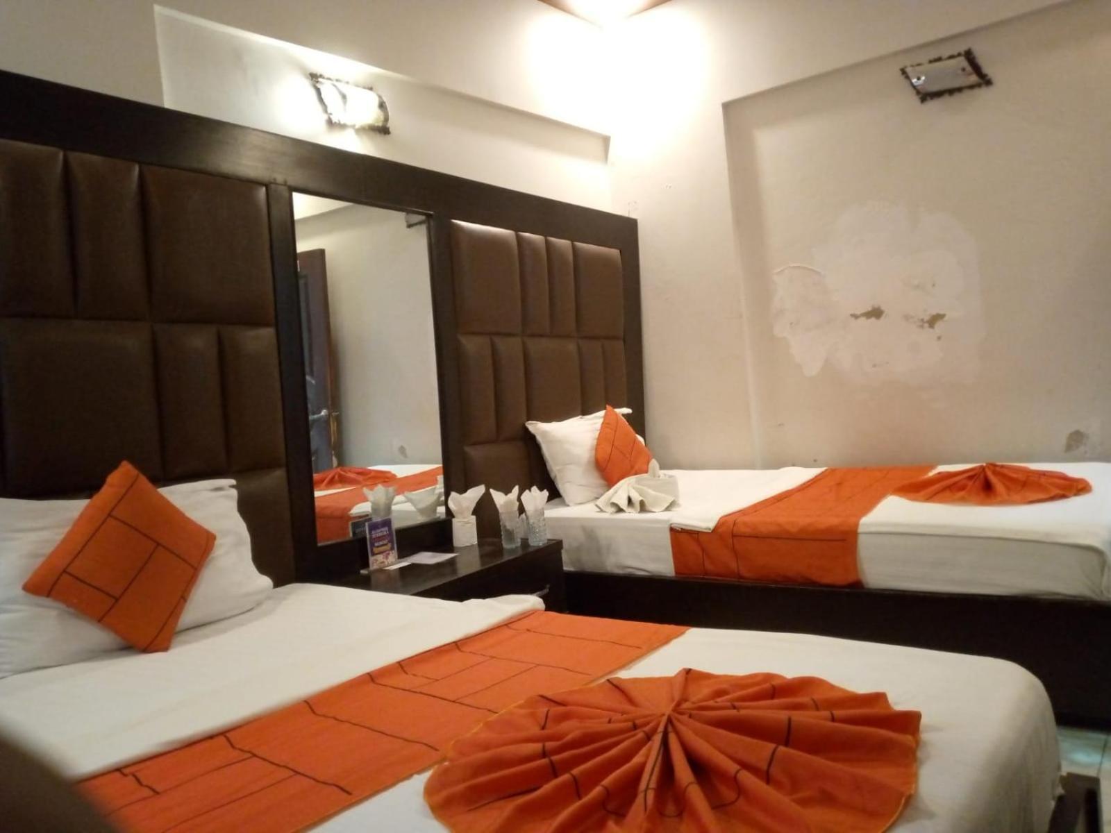 Goho Rooms Badar Karatschi Exterior foto