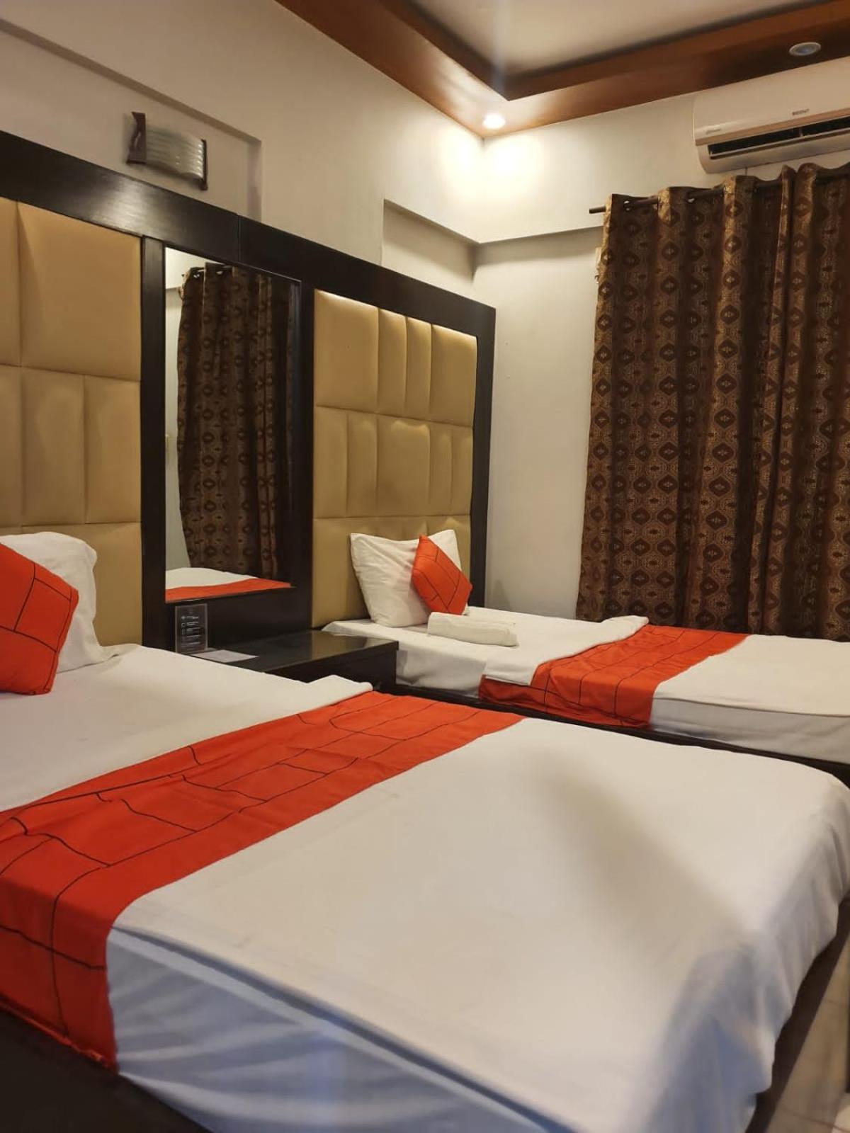 Goho Rooms Badar Karatschi Exterior foto
