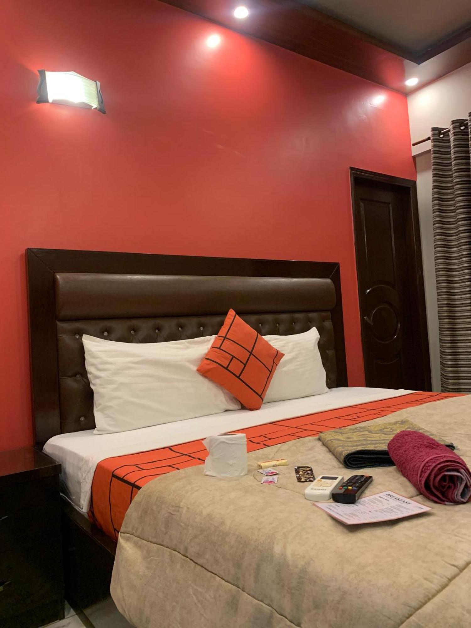 Goho Rooms Badar Karatschi Exterior foto